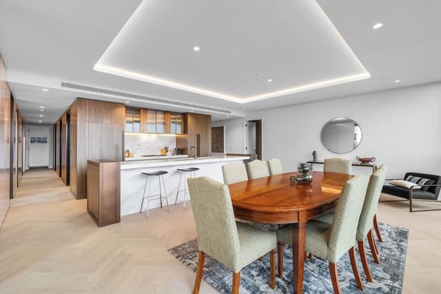 3 Bedroom 3 Bathroom City View Sub Penthouse Apartment