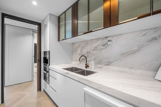 3 Bedroom 3 Bathroom City View Sub Penthouse Apartment