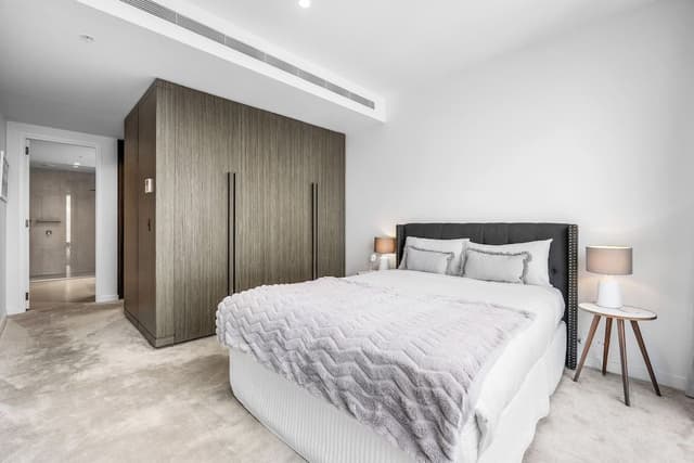 3 Bedroom 3 Bathroom City View Sub Penthouse Apartment