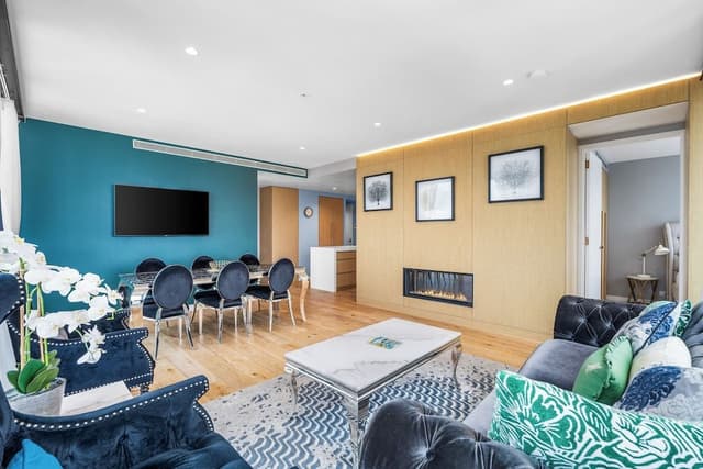 3 Bedroom 3 Bathroom City View Apartment