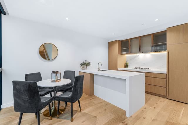 2 Bedroom 2 Bathroom Split Level Apartment