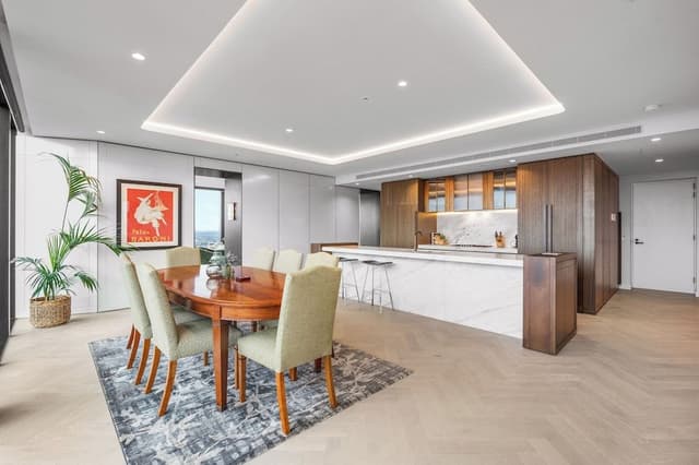 3 Bedroom 3 Bathroom City View Sub Penthouse Apartment