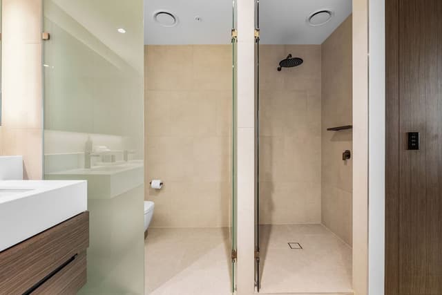 3 Bedroom 3 Bathroom City View Sub Penthouse Apartment