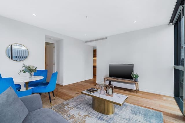 2 Bedroom 2 Bathroom Apartment
