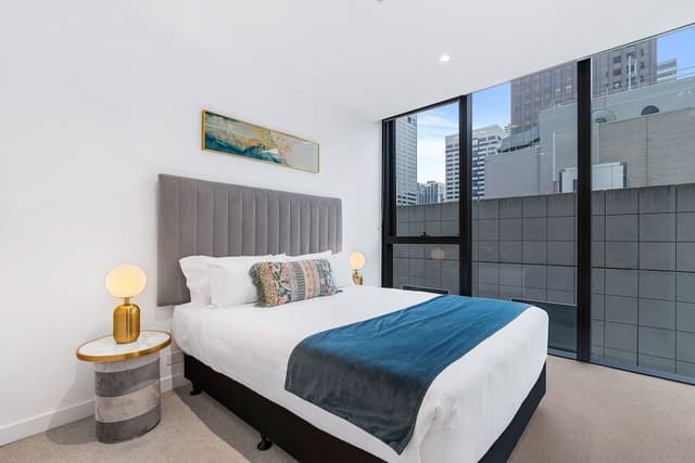 3 Bedroom 3 Bathroom City View Apartment