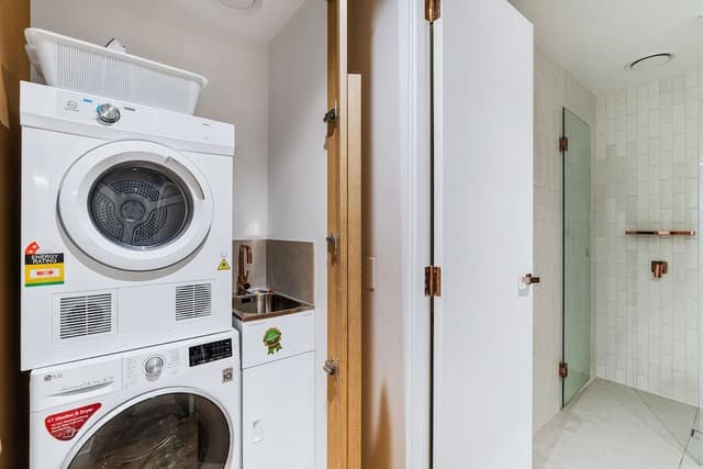2 Bedroom 2 Bathroom Apartment