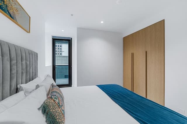 3 Bedroom 3 Bathroom City View Apartment