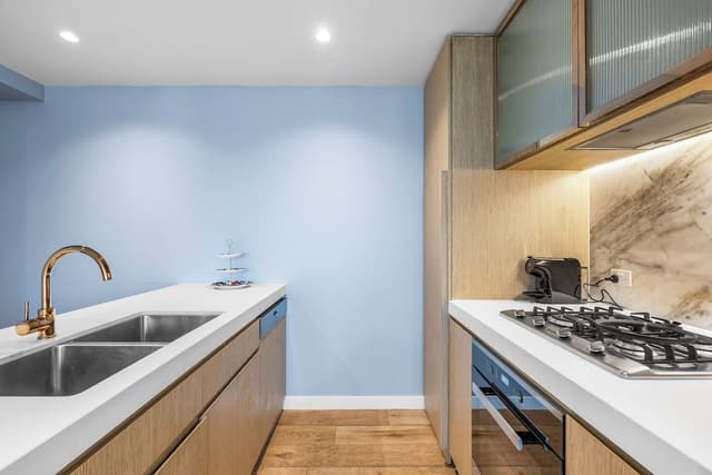 3 Bedroom 3 Bathroom City View Apartment