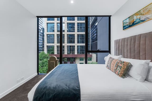 2 Bedroom 2 Bathroom Split Level Apartment