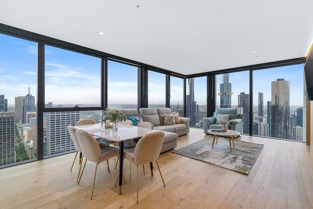 3 Bedroom 3 Bathroom City View Apartment