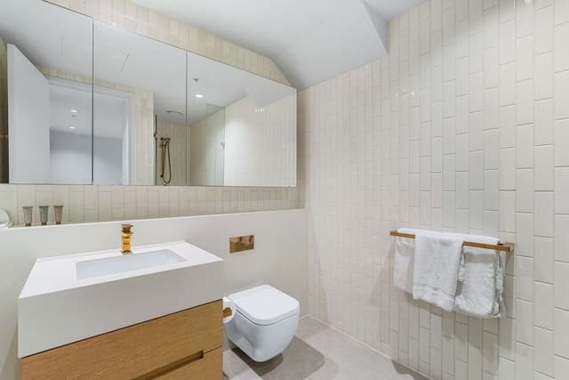 2 Bedroom 2 Bathroom Split Level Apartment