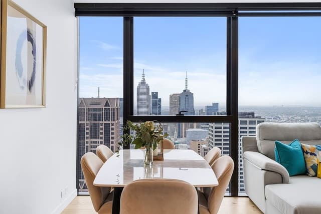 3 Bedroom 3 Bathroom City View Apartment