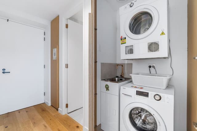 2 Bedroom 1 Bathroom Apartment