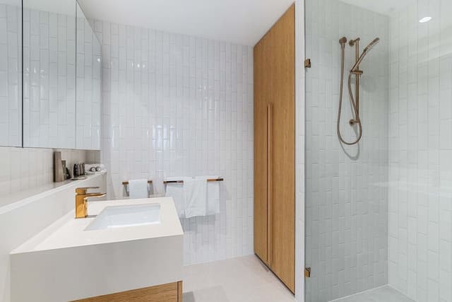 3 Bedroom 3 Bathroom City View Apartment