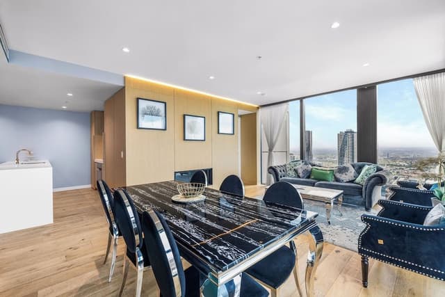 3 Bedroom 3 Bathroom City View Apartment