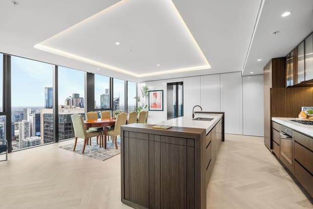 3 Bedroom 3 Bathroom City View Sub Penthouse Apartment