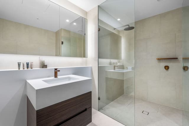 3 Bedroom 3 Bathroom City View Sub Penthouse Apartment
