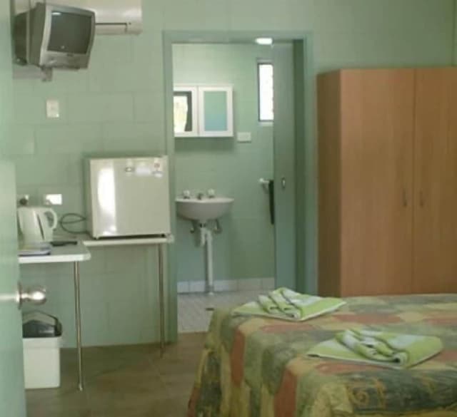 Basic Double Room, Ensuite