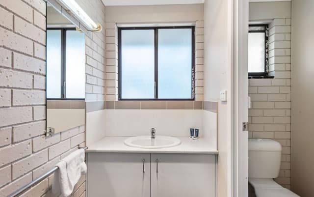 Standard Motel Room - Sleeps 2