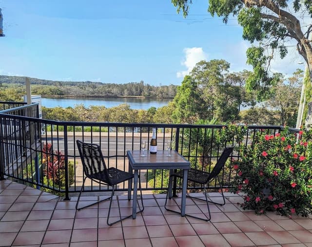 Riverview King Room