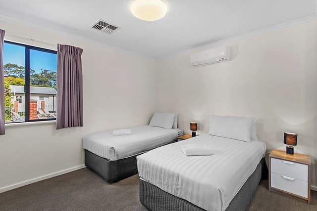 Deluxe 2 Bedroom Cabin