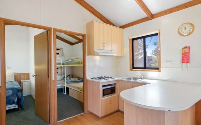 Superior 2 Bedroom Cabin - Sleeps 6