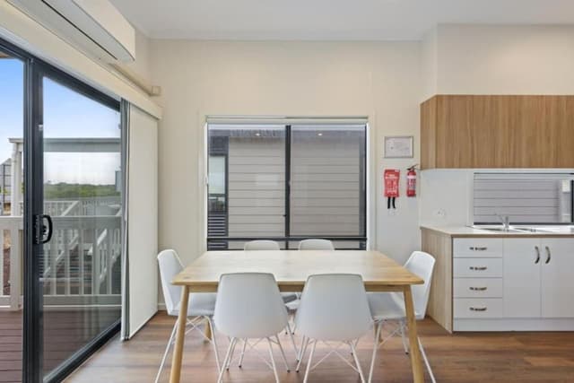 Deluxe 2 Bedroom Waterfront Cabin