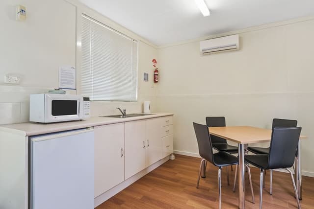 Economy Studio (External Ensuite)