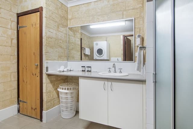 Deluxe 3 Bedroom Cabin
