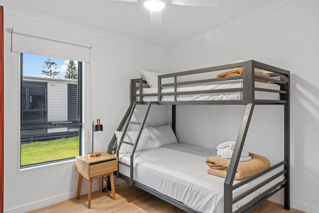 Superior Access Cabin - Sleeps 5