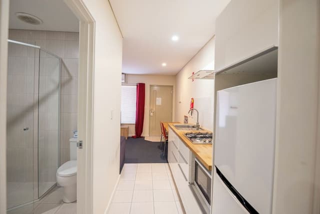 1 Bedroom Apartment (Queen)