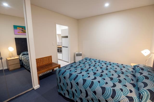 1 Bedroom Apartment (Queen)