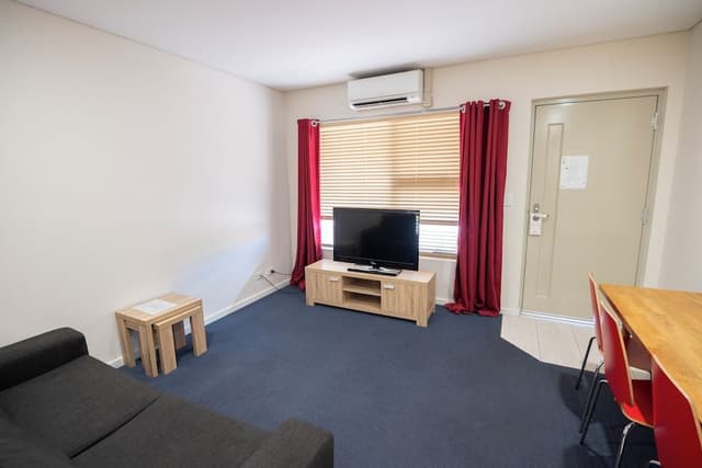 1 Bedroom Apartment (2 Single Beds)