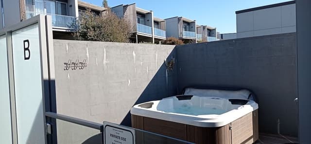 Deluxe Suite, 2 Bedrooms, Hot Tub, River View