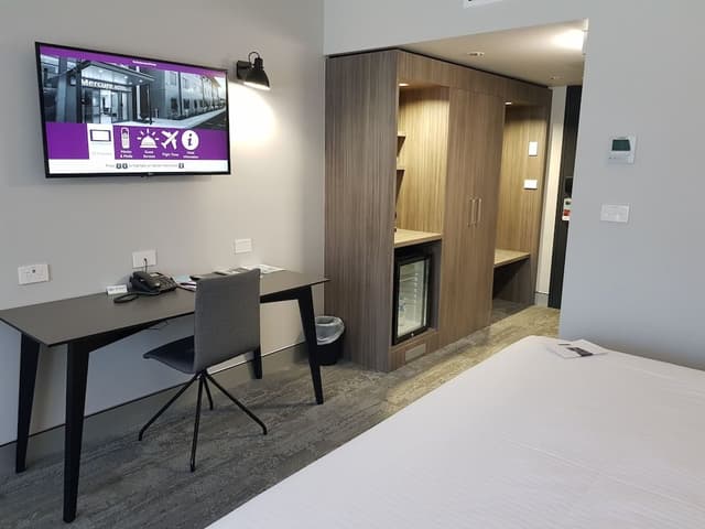 Standard Room, 1 King Bed