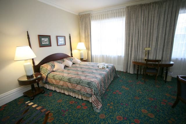 King Standard Room with Shared Bathroom and Fan
