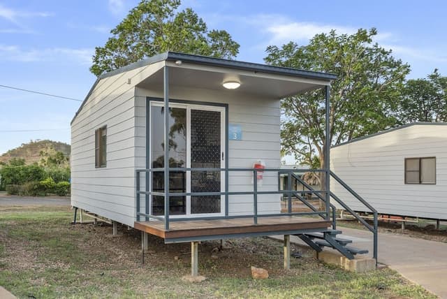 Superior Studio Cabin