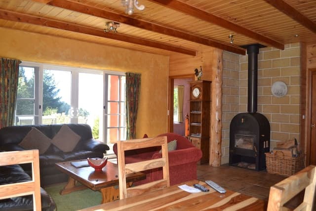 Exclusive Cottage, 2 Bedrooms, Ensuite (Strawbale)