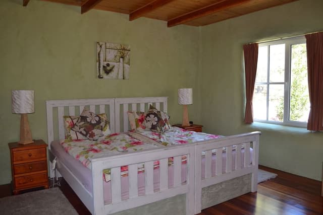 Exclusive Cottage, 2 Bedrooms, Ensuite (Strawbale)
