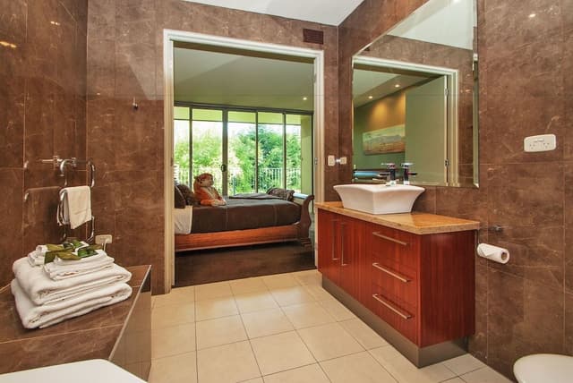 Safari Suite