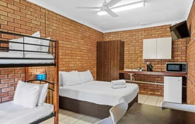 Economy Room (Sleeps 4)