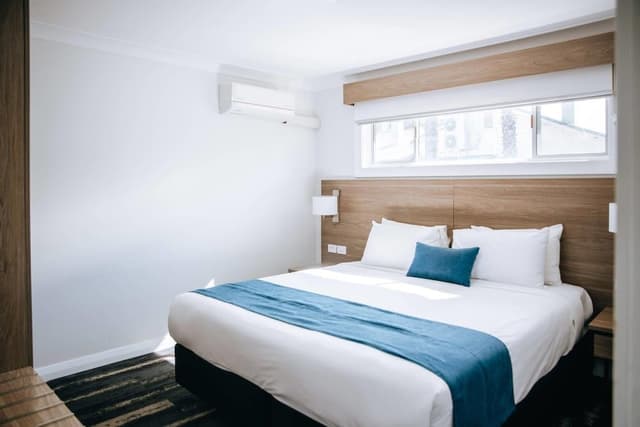 Suite, 1 King Bed, Kitchenette