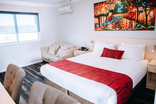 Standard Room, 1 King Bed