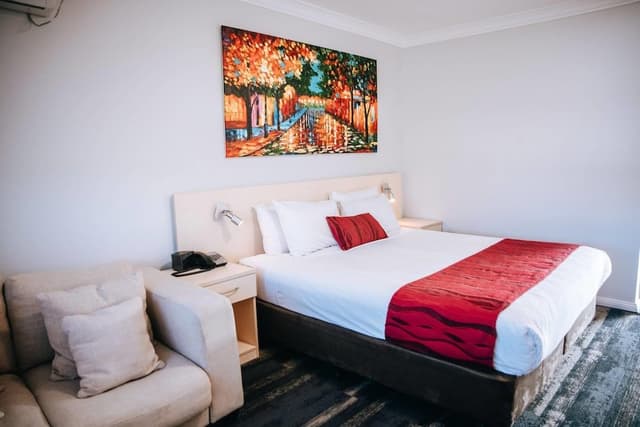 Standard Room, 1 King Bed