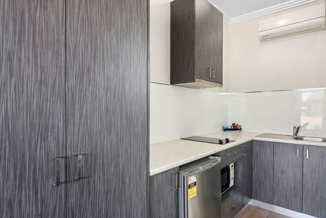 Executive Room, 1 King Bed, Kitchenette