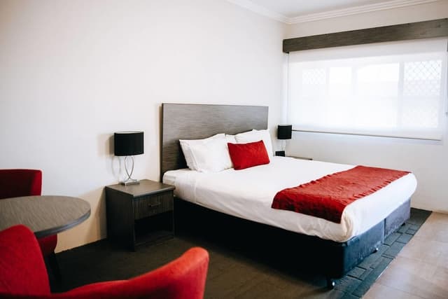 Executive Room, 1 King Bed, Kitchenette
