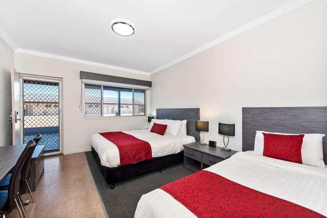 Executive Room, 1 King Bed, Kitchenette