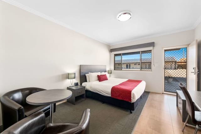 Executive Room, Kitchenette (1 King Bed, 1 Single Bed)
