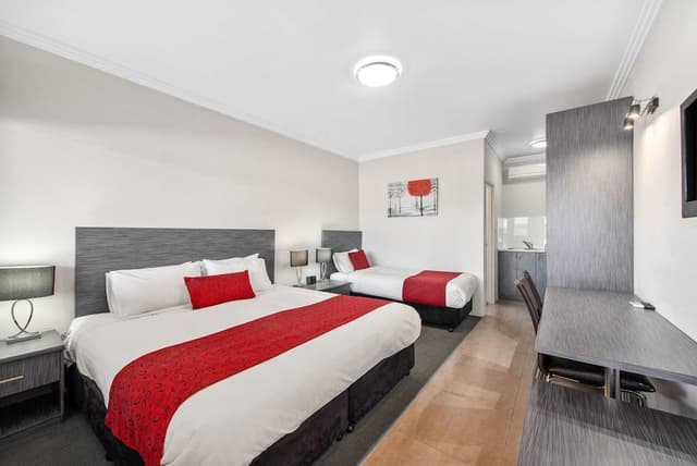 Executive Room, 1 King Bed, Kitchenette
