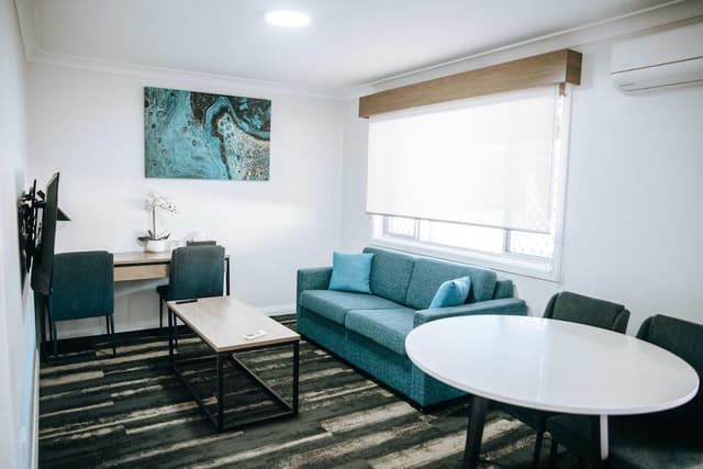 Suite, 1 King Bed, Kitchenette